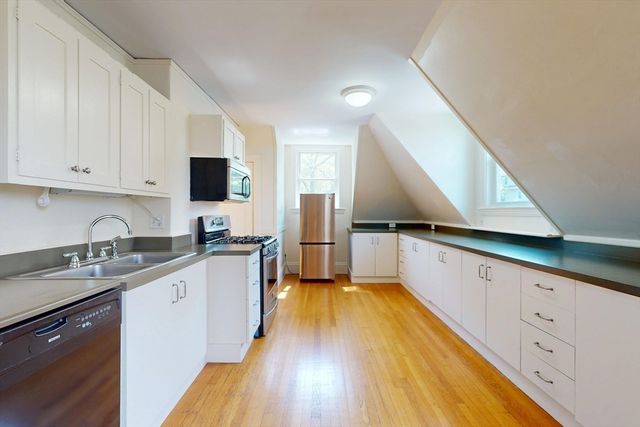 12 Bigelow Circle 3, Boston, MA 02135