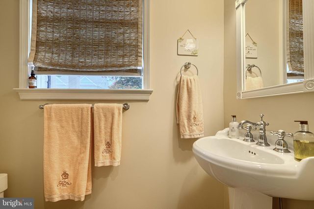 5617 NORTHFIELD RD, Bethesda, MD 20817