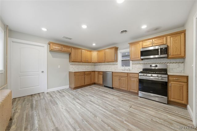 350 East Street, Buffalo, NY 14207