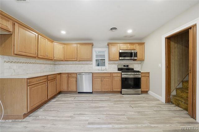 350 East Street, Buffalo, NY 14207