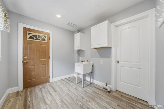 350 East Street, Buffalo, NY 14207