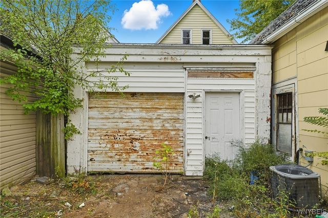 350 East Street, Buffalo, NY 14207