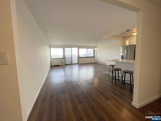 1600 Center Avenue 12C, Fort Lee, NJ 07024