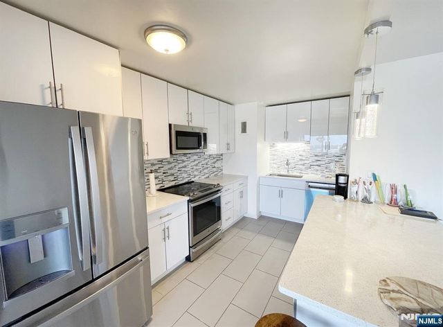 1600 Center Avenue 12C, Fort Lee, NJ 07024
