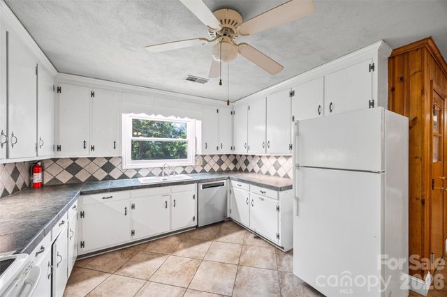 7233 Tuckaseegee Road, Charlotte, NC 28214