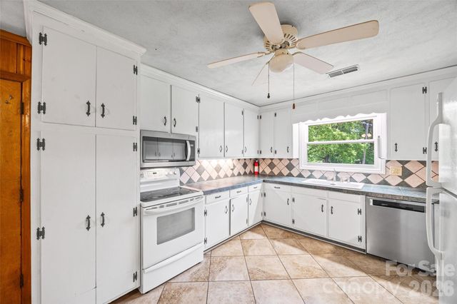 7233 Tuckaseegee Road, Charlotte, NC 28214