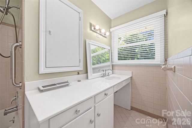 7233 Tuckaseegee Road, Charlotte, NC 28214