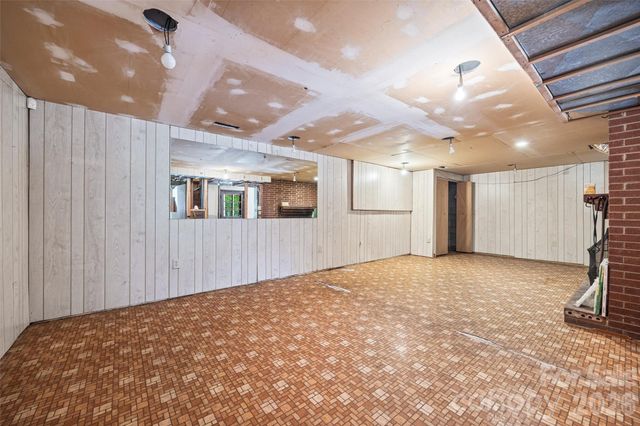 7233 Tuckaseegee Road, Charlotte, NC 28214
