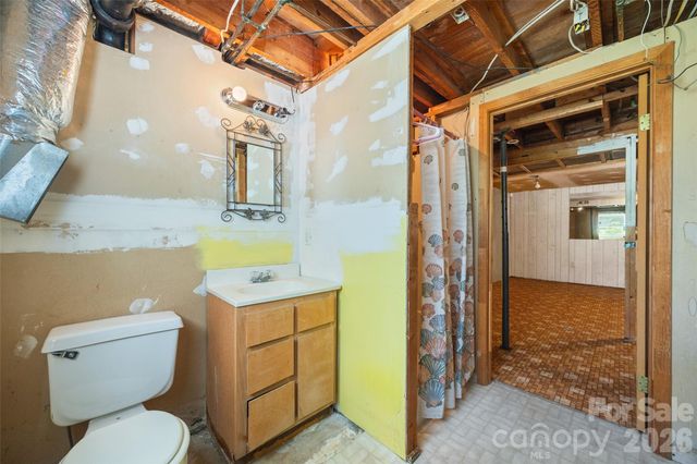 7233 Tuckaseegee Road, Charlotte, NC 28214