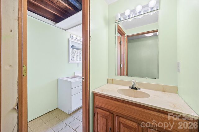 7233 Tuckaseegee Road, Charlotte, NC 28214