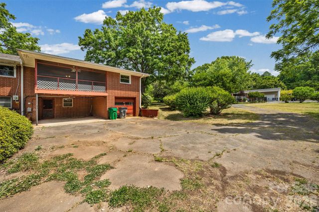 7233 Tuckaseegee Road, Charlotte, NC 28214
