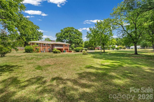 7233 Tuckaseegee Road, Charlotte, NC 28214