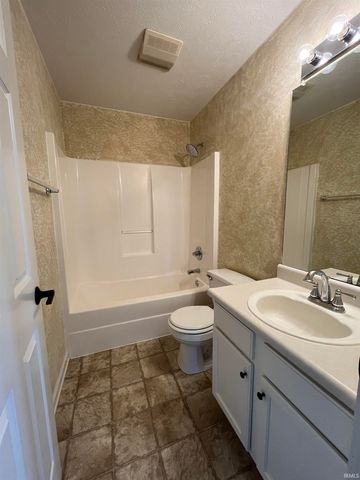 336 E Cardinal Glen Drive, Bloomington, IN 47401