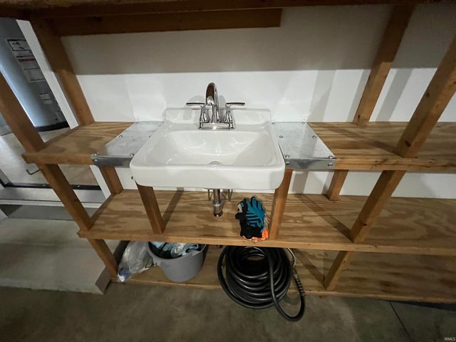 336 E Cardinal Glen Drive, Bloomington, IN 47401