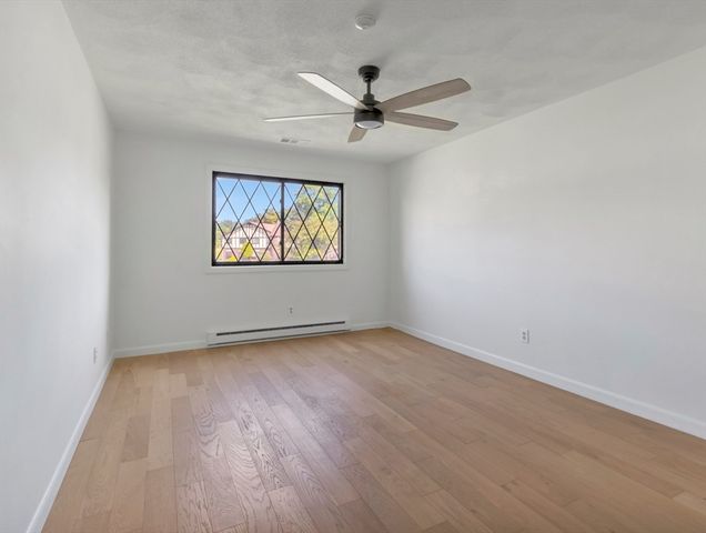 8 Rainbow Pond Dr 5, Walpole, MA 02081