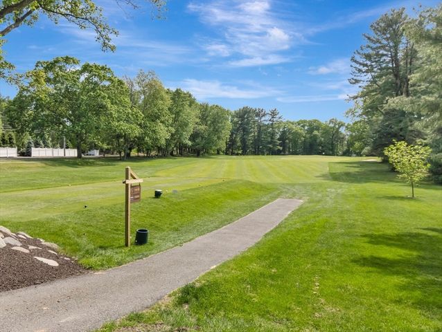 8 Rainbow Pond Dr 5, Walpole, MA 02081