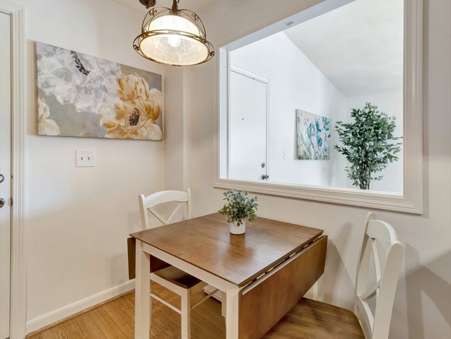 8 Rainbow Pond Dr 5, Walpole, MA 02081
