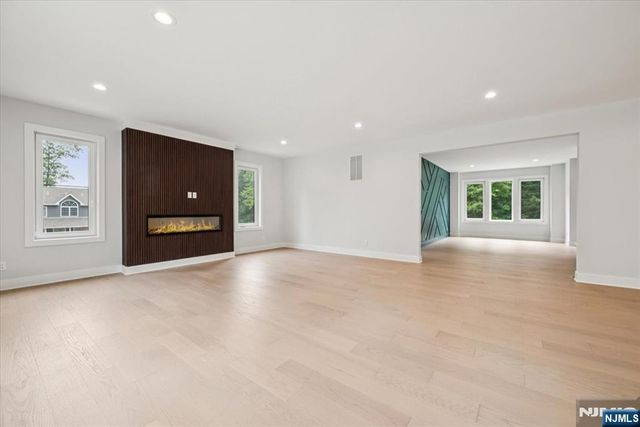 11 Eagles Nest Terrace, West Milford, NJ 07480