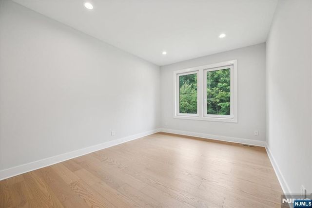 11 Eagles Nest Terrace, West Milford, NJ 07480