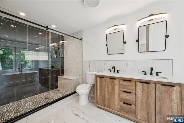 11 Eagles Nest Terrace, West Milford, NJ 07480