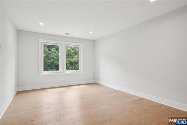 11 Eagles Nest Terrace, West Milford, NJ 07480