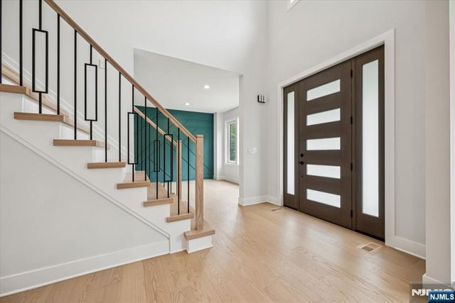 11 Eagles Nest Terrace, West Milford, NJ 07480