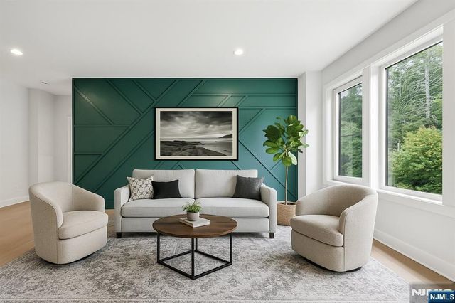 11 Eagles Nest Terrace, West Milford, NJ 07480