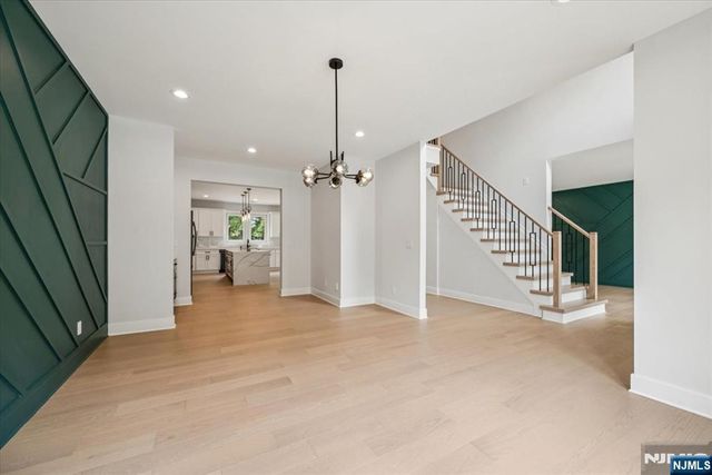 11 Eagles Nest Terrace, West Milford, NJ 07480