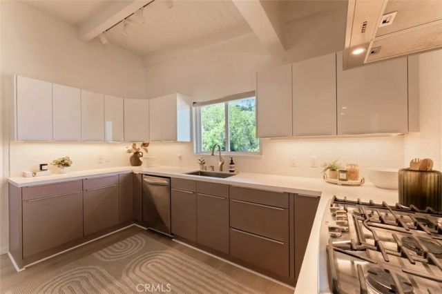 3534 Stonehill, Sherman Oaks, CA 91423