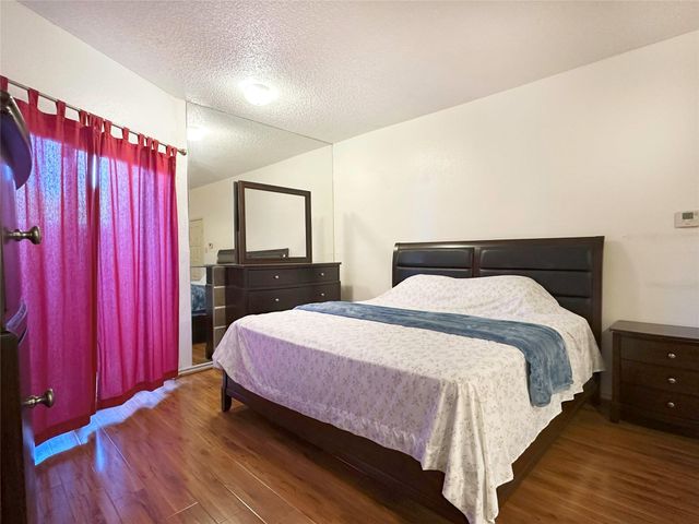 10855 Meadowglen Lane 912, Houston, TX 77042