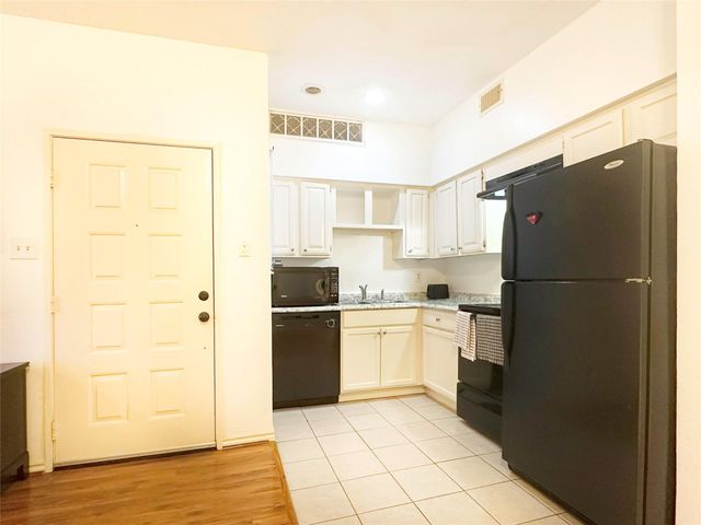 10855 Meadowglen Lane 912, Houston, TX 77042