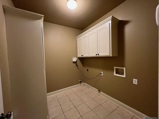 6400 Pelican Crossing Dr, Gonzales, LA 70737