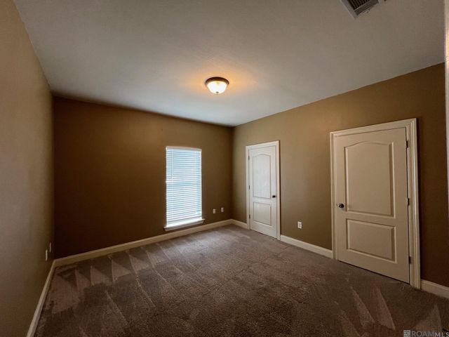 6400 Pelican Crossing Dr, Gonzales, LA 70737