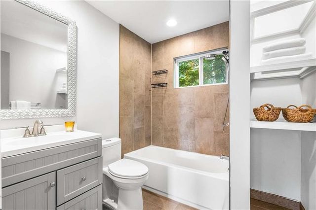 136 Peachtree Memorial NW Drive NC8, Atlanta, GA 30309