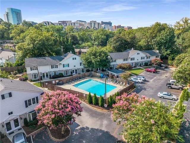 136 Peachtree Memorial NW Drive NC8, Atlanta, GA 30309