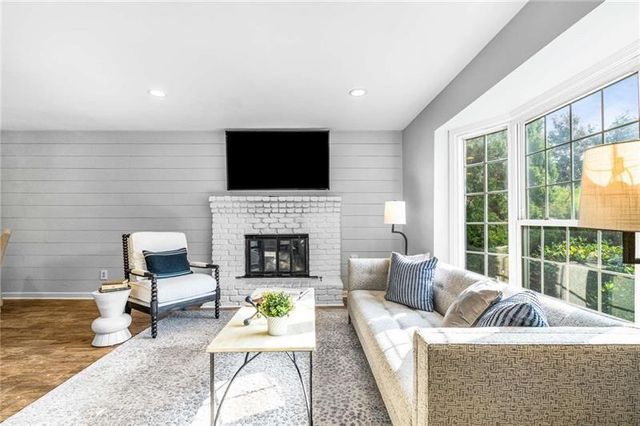 136 Peachtree Memorial NW Drive NC8, Atlanta, GA 30309