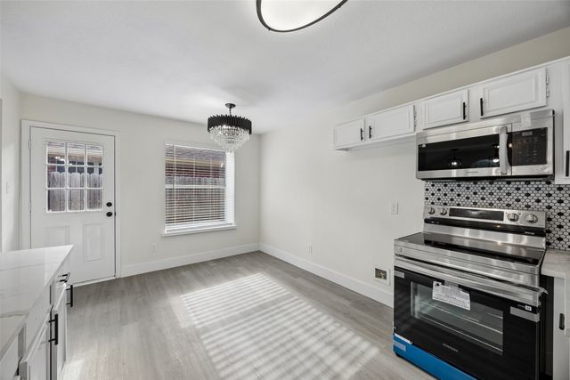 617 Forest Oaks Drive, Grand Prairie, TX 75052