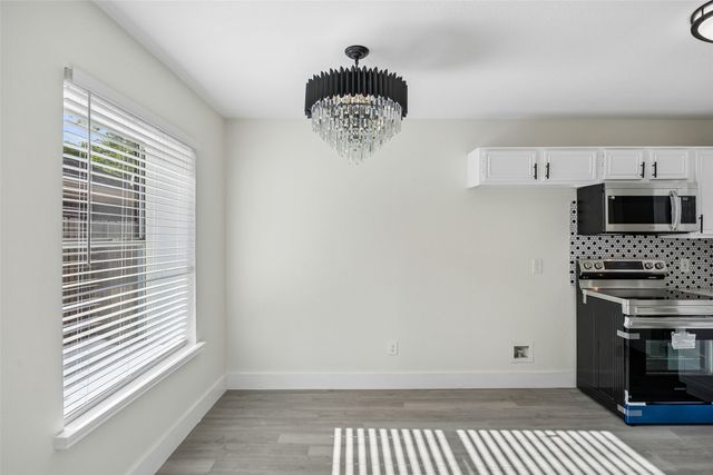 617 Forest Oaks Drive, Grand Prairie, TX 75052