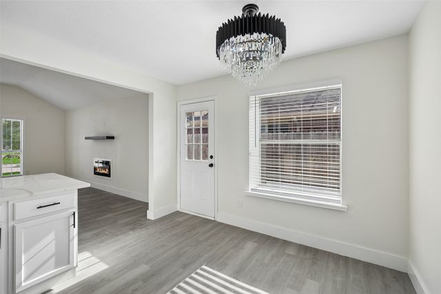 617 Forest Oaks Drive, Grand Prairie, TX 75052