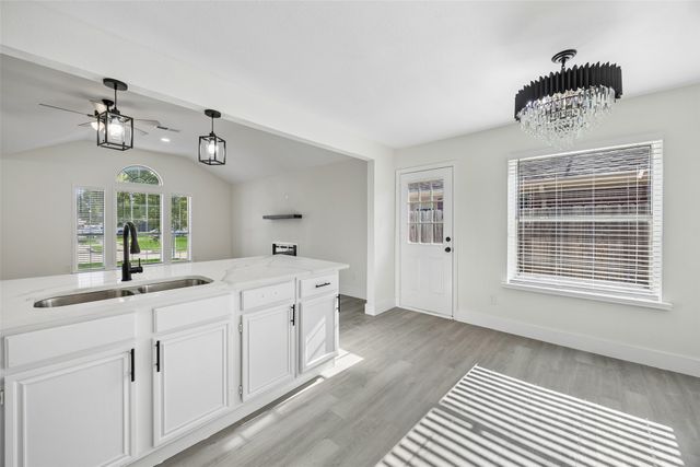 617 Forest Oaks Drive, Grand Prairie, TX 75052