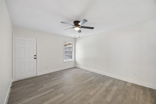 617 Forest Oaks Drive, Grand Prairie, TX 75052