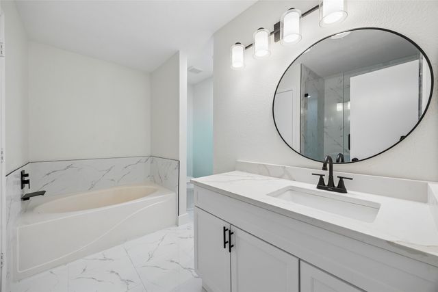 617 Forest Oaks Drive, Grand Prairie, TX 75052