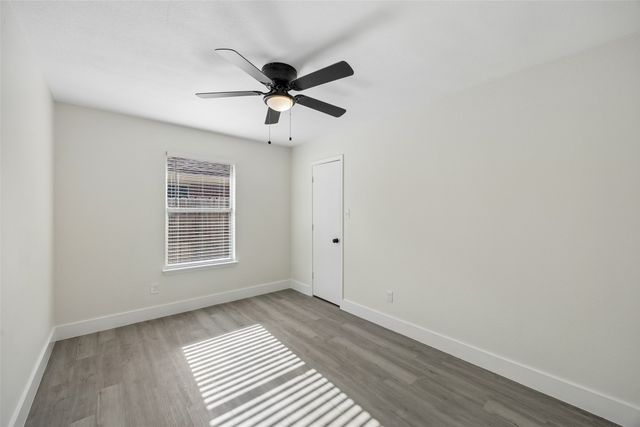 617 Forest Oaks Drive, Grand Prairie, TX 75052