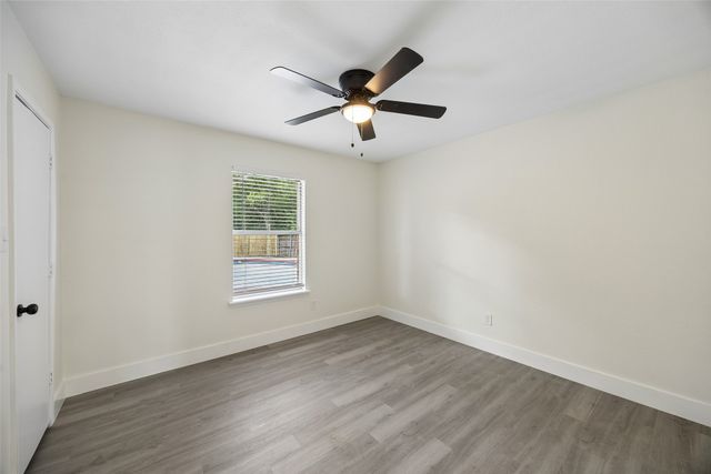 617 Forest Oaks Drive, Grand Prairie, TX 75052