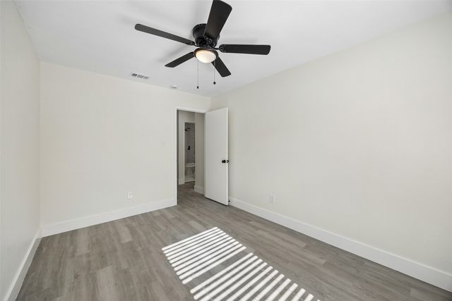 617 Forest Oaks Drive, Grand Prairie, TX 75052