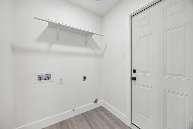 617 Forest Oaks Drive, Grand Prairie, TX 75052