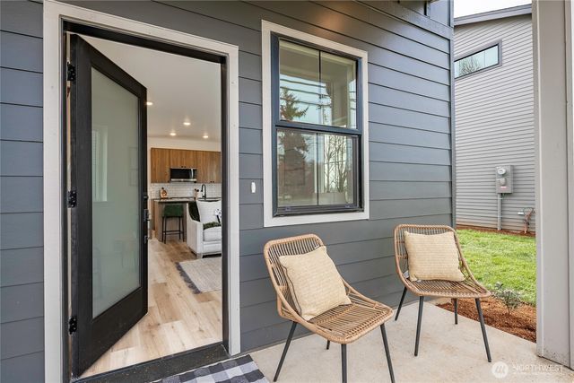 214 E Grover Street, Lynden, WA 98264