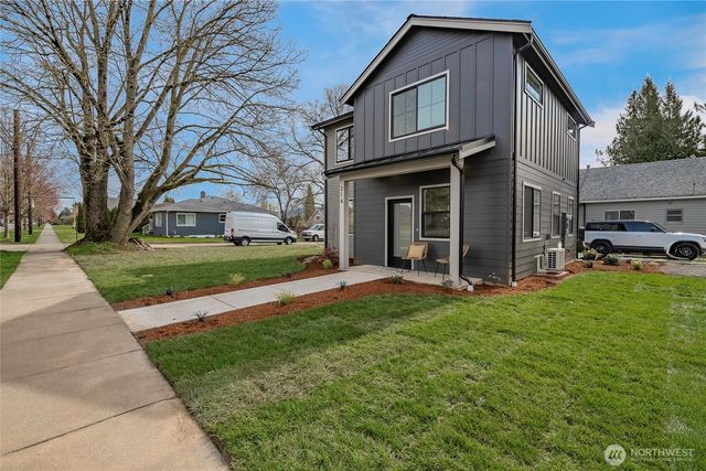 214 E Grover Street, Lynden, WA 98264