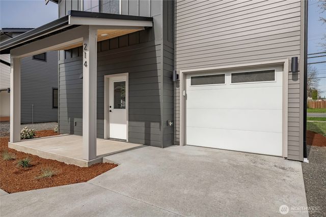 214 E Grover Street, Lynden, WA 98264