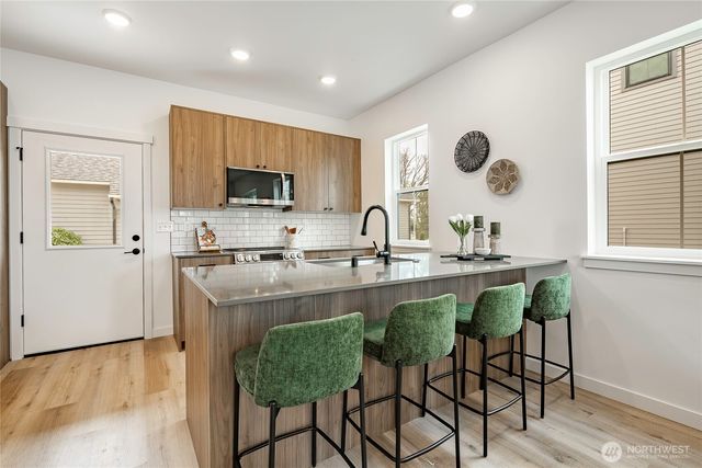 214 E Grover Street, Lynden, WA 98264